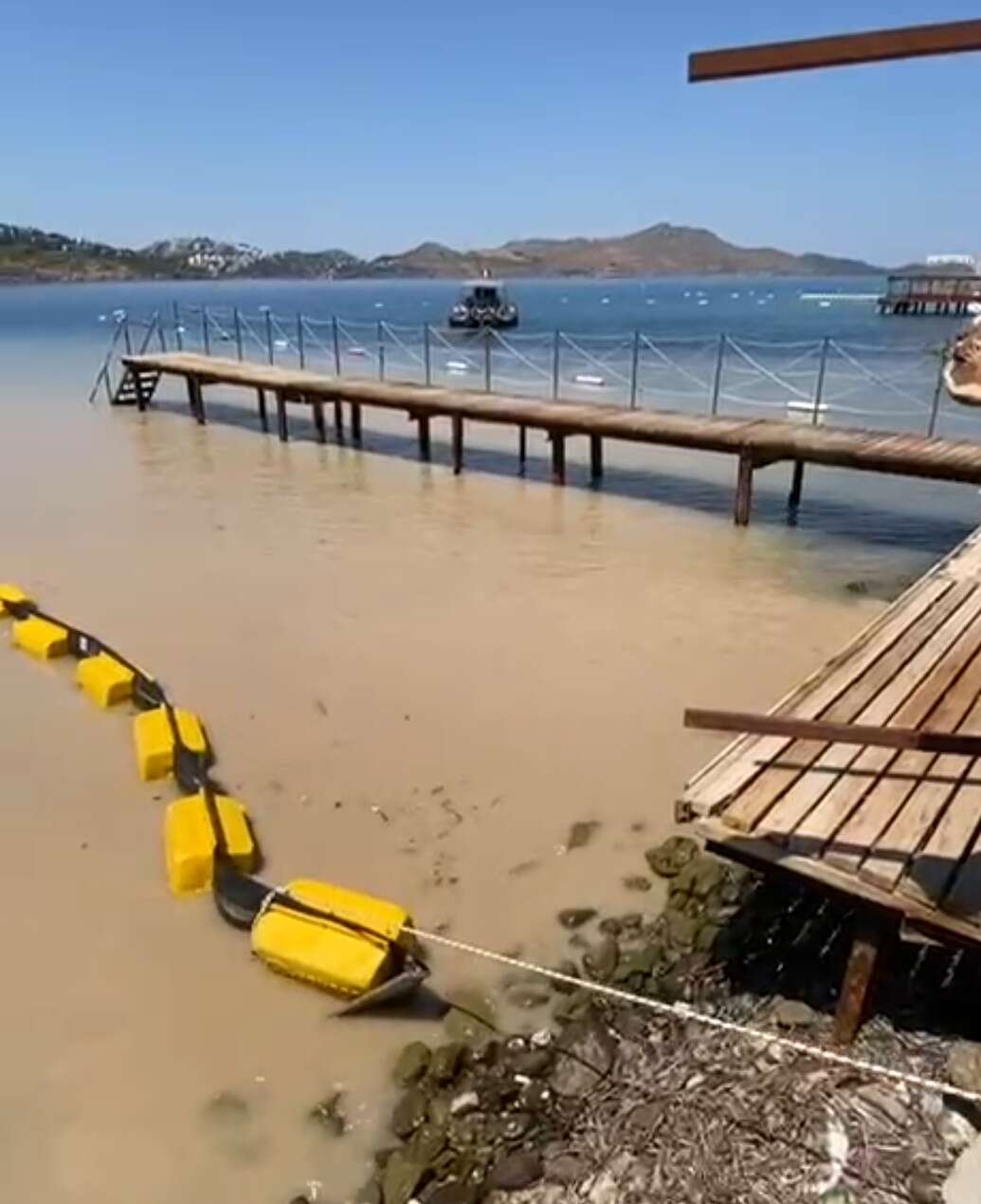 Turizm Cenneti Bodrum'da Çevre Alarmı! Denize Ulaşan Sular Tepki Çekti 1